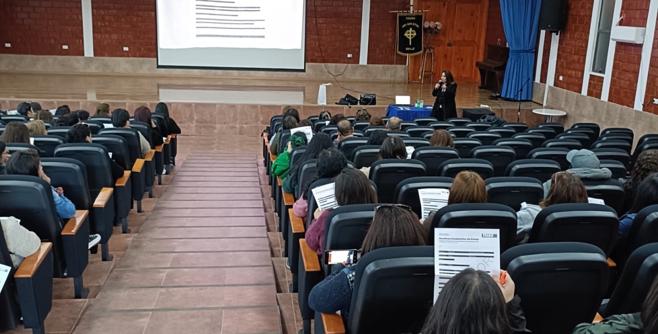 El Instituto Profesional Santo Tomás realiza Charla sobre el FUAS a los apoderados/as 